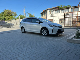 Toyota Prius + foto 9