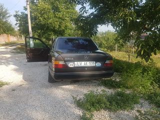 Mercedes Series (W124) foto 7