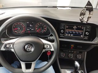 Volkswagen Jetta foto 2