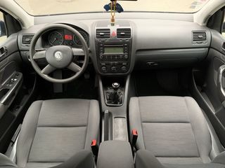 Volkswagen Golf  Chirie, la 13 € pe zi, dizel, gaz-benzin, econom, viber. foto 6