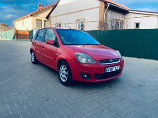 Ford Fiesta foto 7