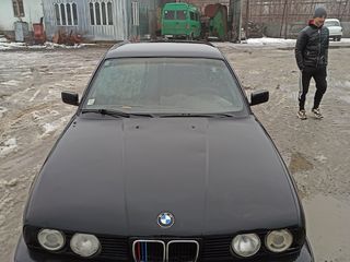 BMW 5 Series foto 3