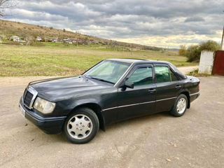 Mercedes Series (W124) foto 2