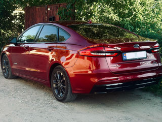 Ford Fusion foto 2