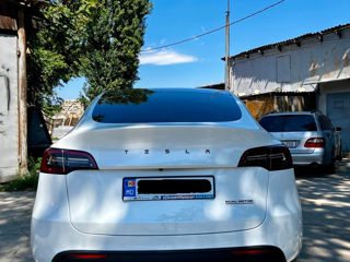 Tesla Model Y foto 4