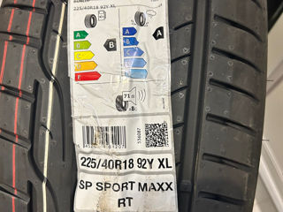 Vind anvelope noi,225/40 R18 ,de vara ,Dunlop