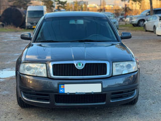 Skoda Superb foto 2