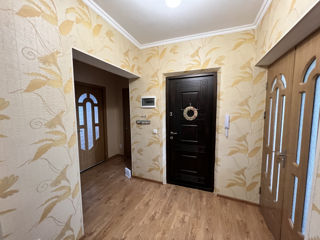 Apartament cu 3 camere, 105 m², Botanica, Chișinău foto 9