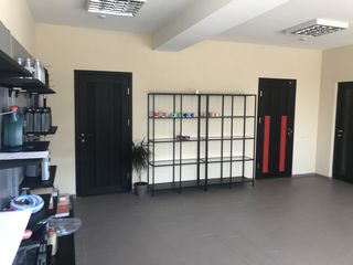 Spre Chirie Spațiu Comercial. Showroom.   1 Etaj.   Chisinau, Riscani foto 1