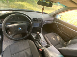 BMW 5 Series foto 4