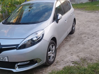 Renault Grand Scenic foto 2