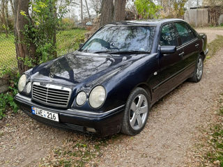 Mercedes E-Class foto 7