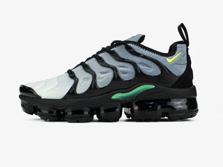 Nike Air Vapormax Plus Grey