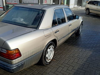 Mercedes Series (W124) foto 9