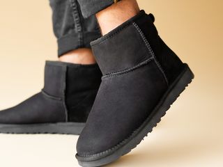 Ugg Classic Mini Black Unisex foto 1