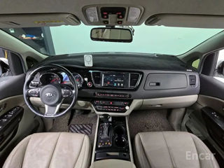 KIA Carnival foto 4