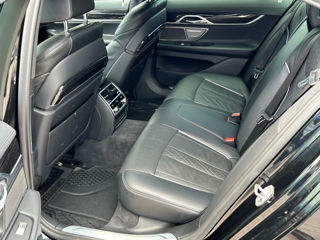 BMW 7 Series foto 17