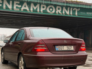 Mercedes C-Class foto 3