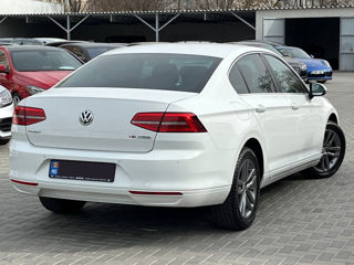 Volkswagen Passat foto 3