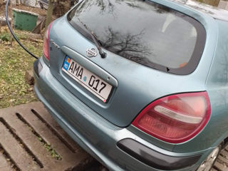 Nissan Almera foto 4