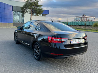 Skoda Superb foto 3