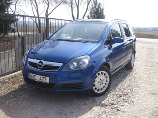 Opel Zafira foto 1