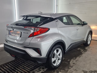 Toyota C-HR foto 4