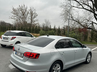 Volkswagen Jetta foto 5