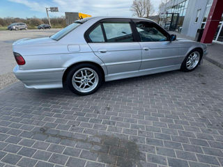 BMW 7 Series фото 0