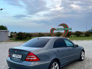 Mercedes C-Class foto 4