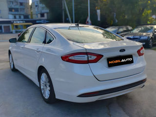 Ford Fusion foto 4