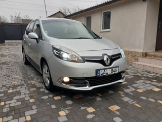 Renault Grand Scenic foto 2