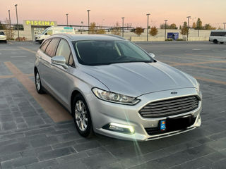 Ford Mondeo foto 2