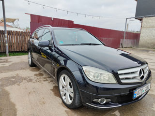 Mercedes C-Class Wagon foto 4