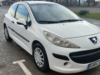 Peugeot 207 фото 5