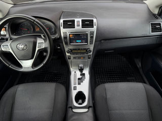 Toyota Avensis foto 10