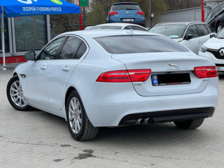 Jaguar XE foto 3