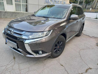 Mitsubishi Outlander foto 2