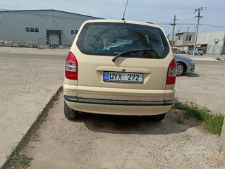 Opel Zafira foto 1