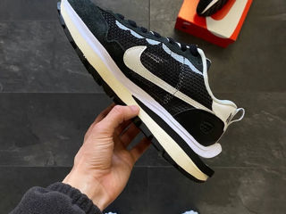 Nike Sacai Vaporwaffle Black/White foto 6