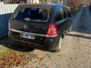 Opel Zafira foto 1