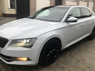 Skoda Superb foto 2