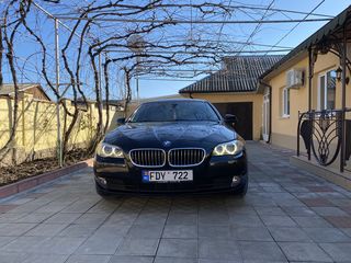 BMW 5 Series foto 5