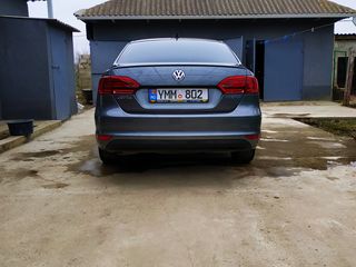 Volkswagen Jetta foto 2