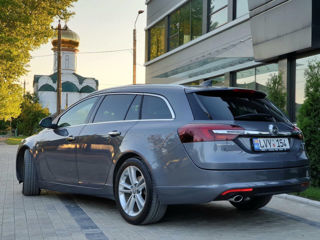 Opel Insignia фото 1