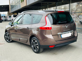 Renault Grand Scenic foto 2