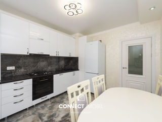 Apartament cu 2 camere, 70 m², Buiucani, Chișinău foto 2