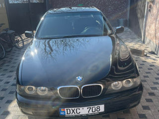 BMW 5 Series foto 3