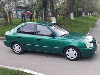 Hyundai Accent foto 10