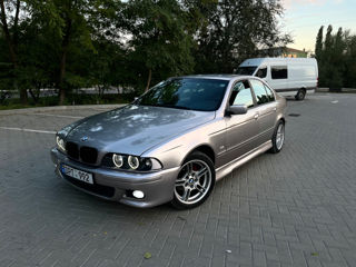 BMW 5 Series foto 1